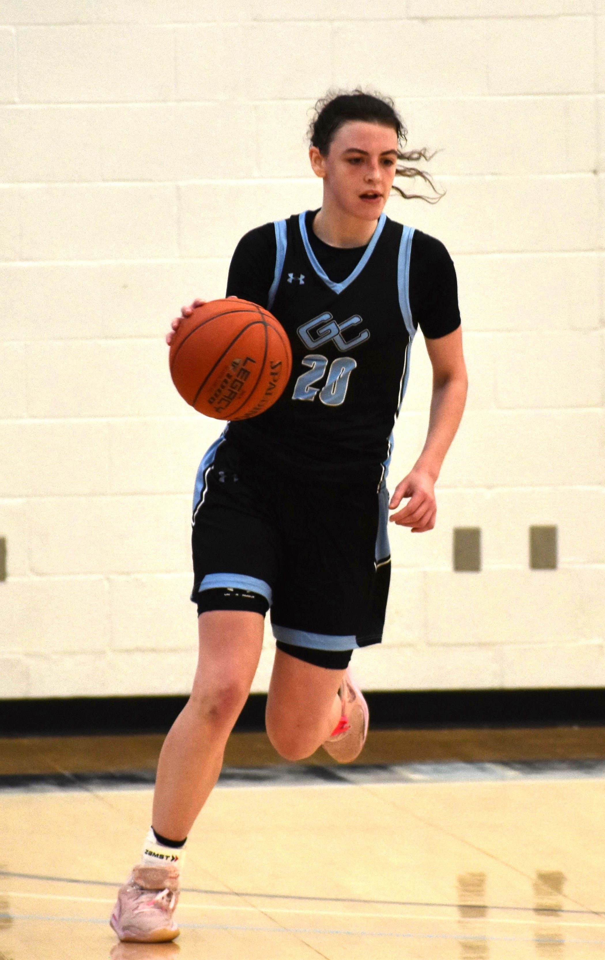 GC women hold off Hocking, open 2-0 lady-lakers
